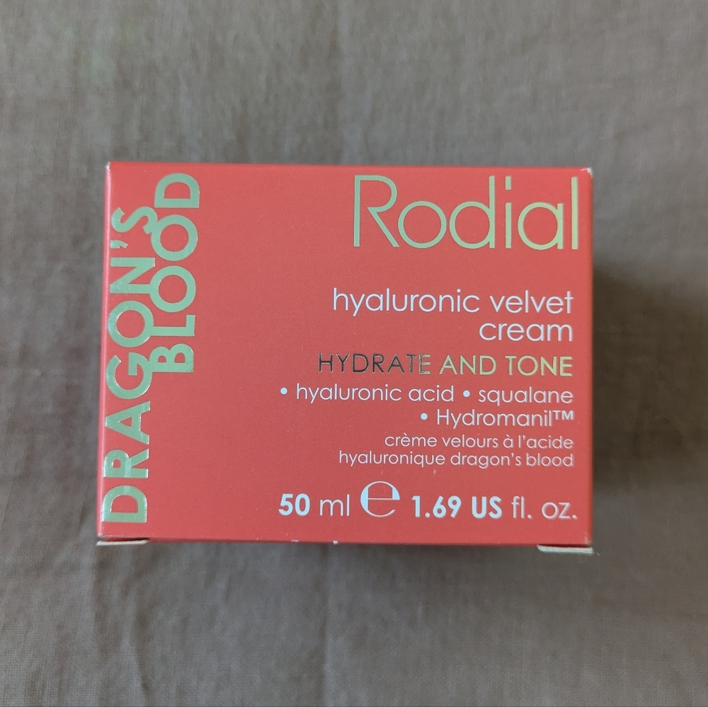 Dragon's Blood Hyaluronic Velvet Cream